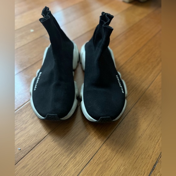 Balenciga Sneakers - Picture 3 of 8